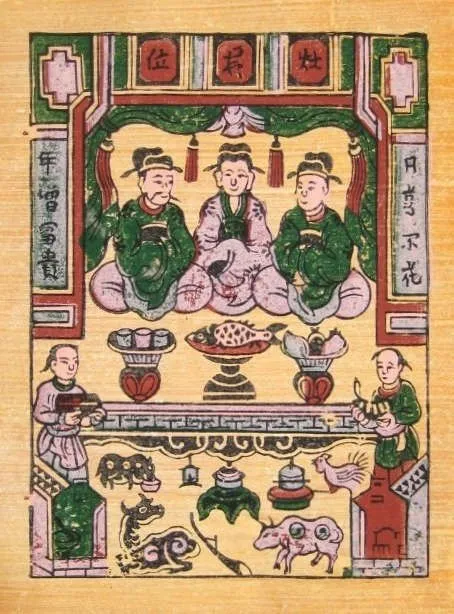 Tranh Đông Hồ vẽ Táo quân ngồi giữa, mũ áo chỉnh tề, có chữ Hán bên trên
